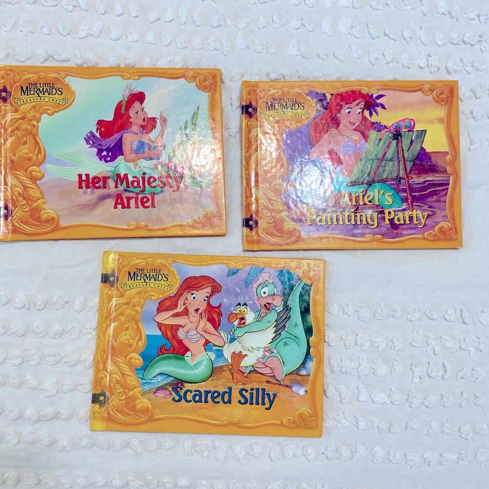Vintage 90’s The Little Mermaid treasure chest books. Three books included. - Picture 2 of 5